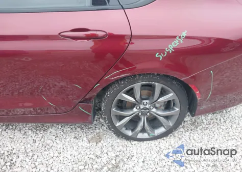 2015 Chrysler 200 S из США, поврежденный, VIN 1C3CCCBB2FN693478